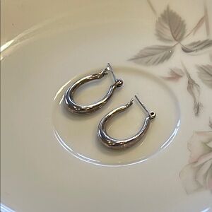 Elegant Silver Toned Hoop Earrings 🌺